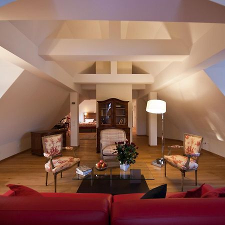 Palac Pakoszow Schlosshotel Wernersdorf Jelenia Góra Exterior foto The interior of a suite at the Hotel de l'Europe