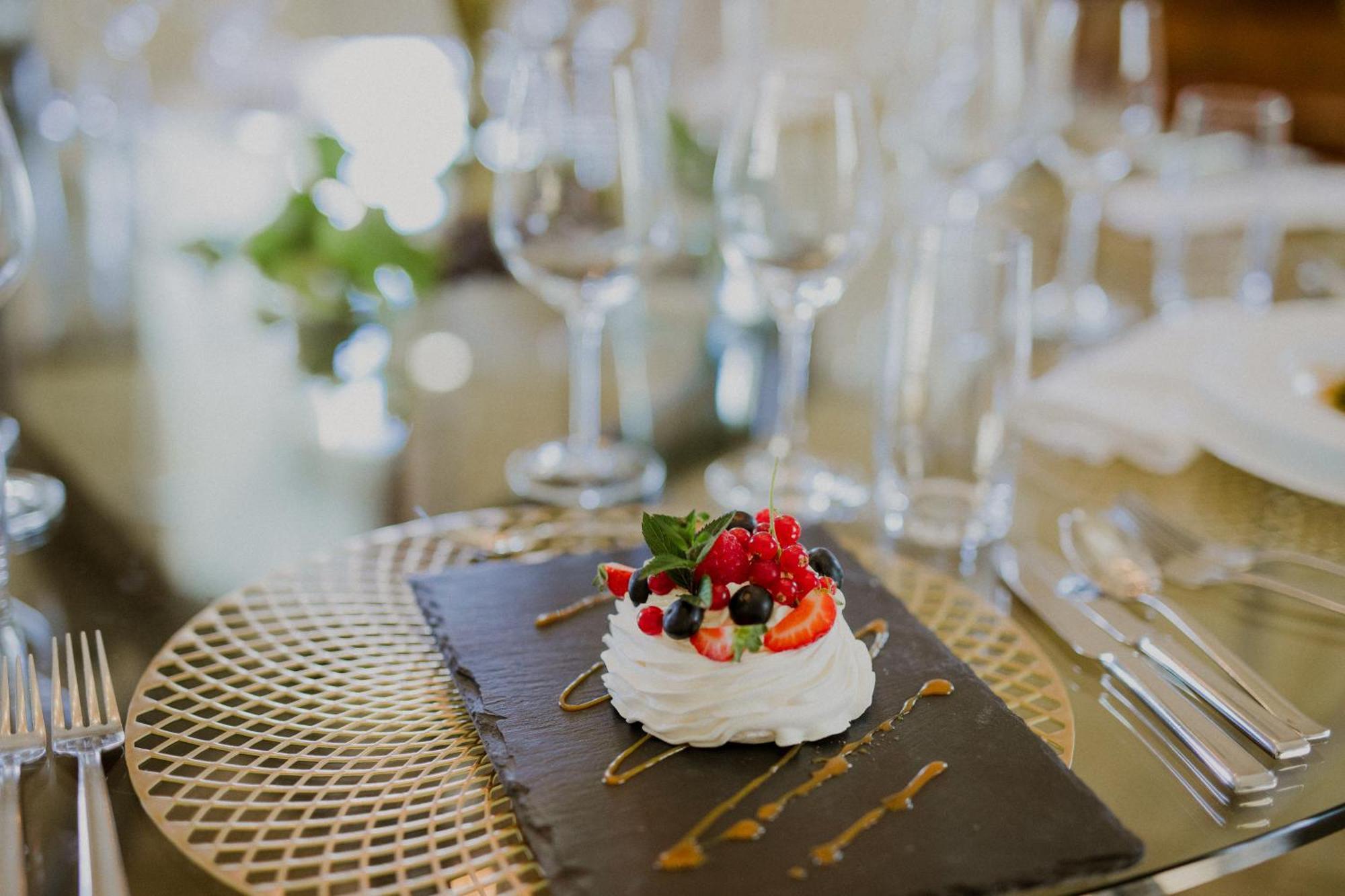 Palac Pakoszow Schlosshotel Wernersdorf Jelenia Góra Exterior foto A fruit meringue