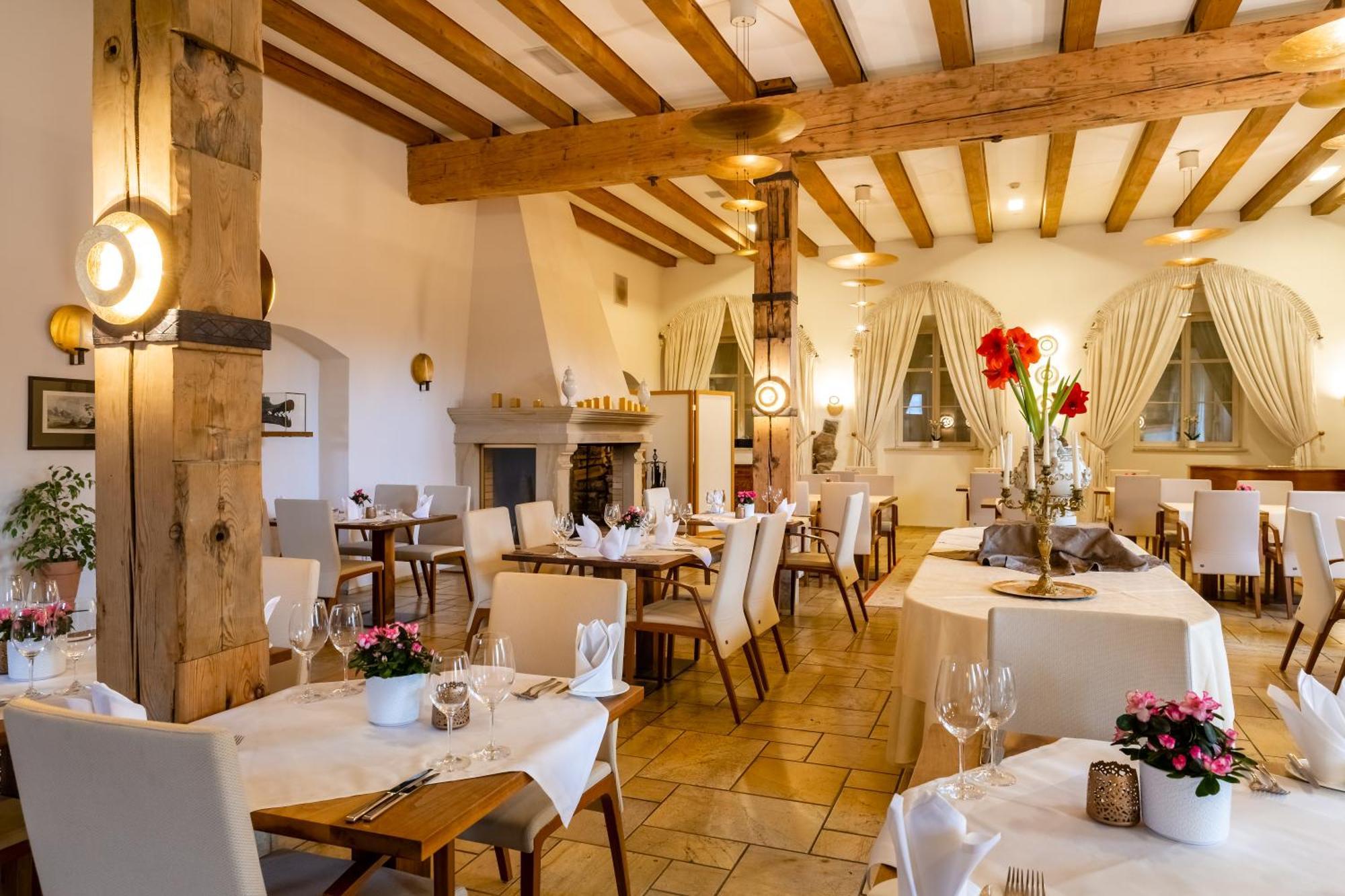 Palac Pakoszow Schlosshotel Wernersdorf Jelenia Góra Exterior foto Restaurant in Germany