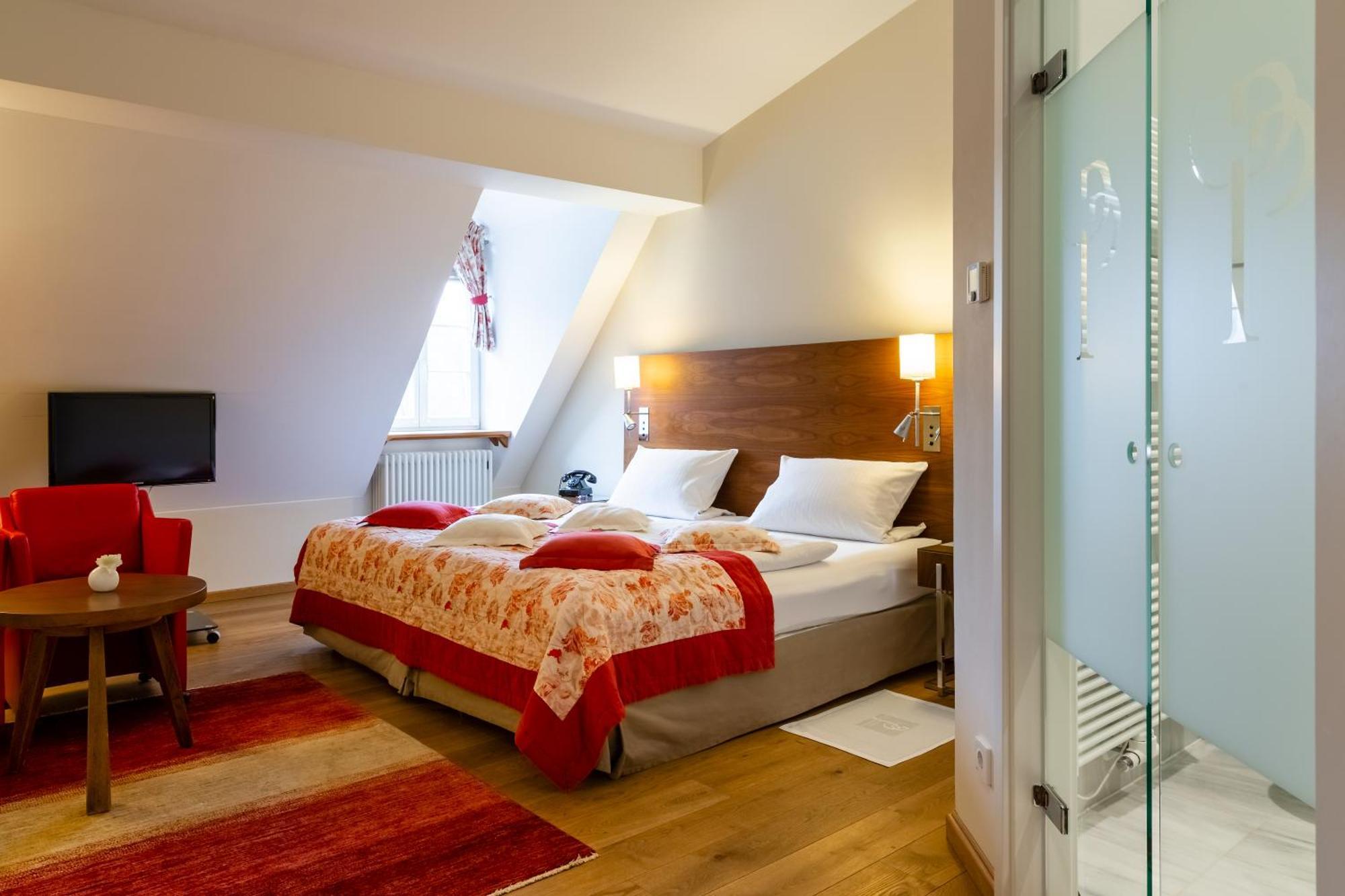Palac Pakoszow Schlosshotel Wernersdorf Jelenia Góra Exterior foto A typical room at the Hotel