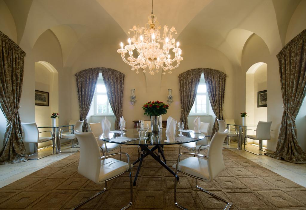 Palac Pakoszow Schlosshotel Wernersdorf Jelenia Góra Exterior foto The dining room