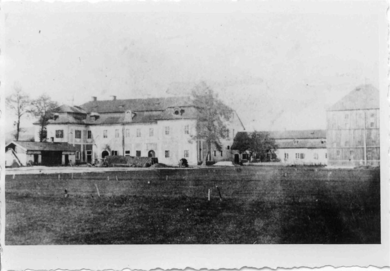 Palac Pakoszow Schlosshotel Wernersdorf Jelenia Góra Exterior foto The first building of the University of Manitoba, 1878